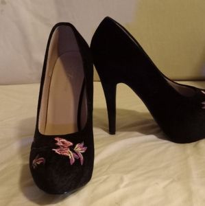 Forever Black Floral Heels size 10